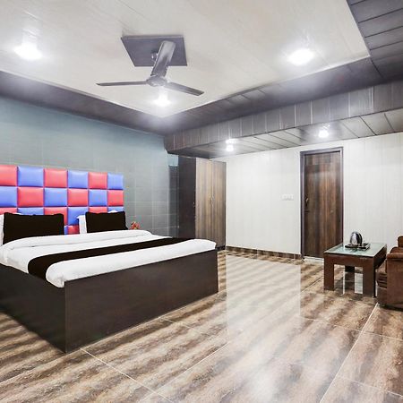 Super Townhouse Haibowal Chowk لوديانا المظهر الخارجي الصورة