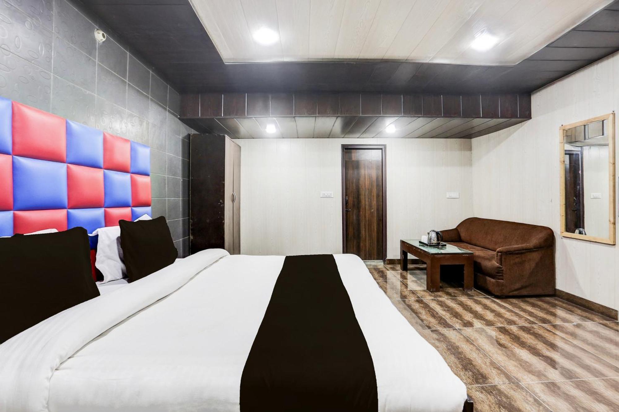 Super Townhouse Haibowal Chowk لوديانا المظهر الخارجي الصورة