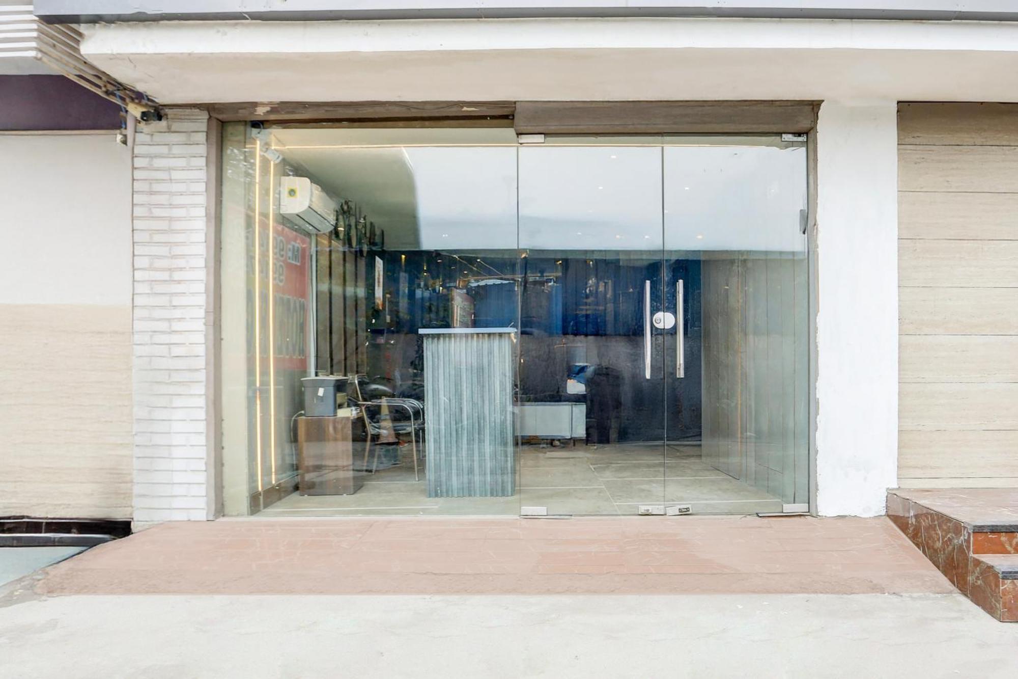 Super Townhouse Haibowal Chowk لوديانا المظهر الخارجي الصورة