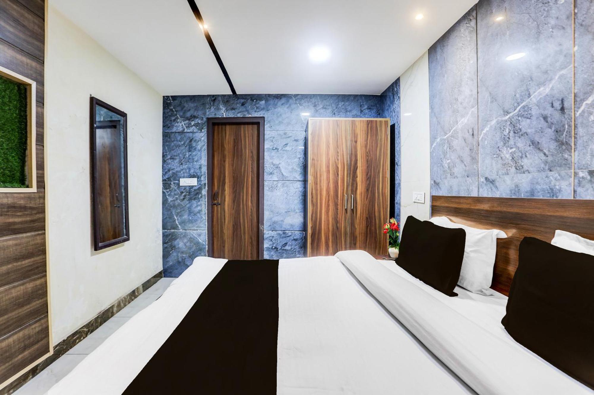Super Townhouse Haibowal Chowk لوديانا المظهر الخارجي الصورة