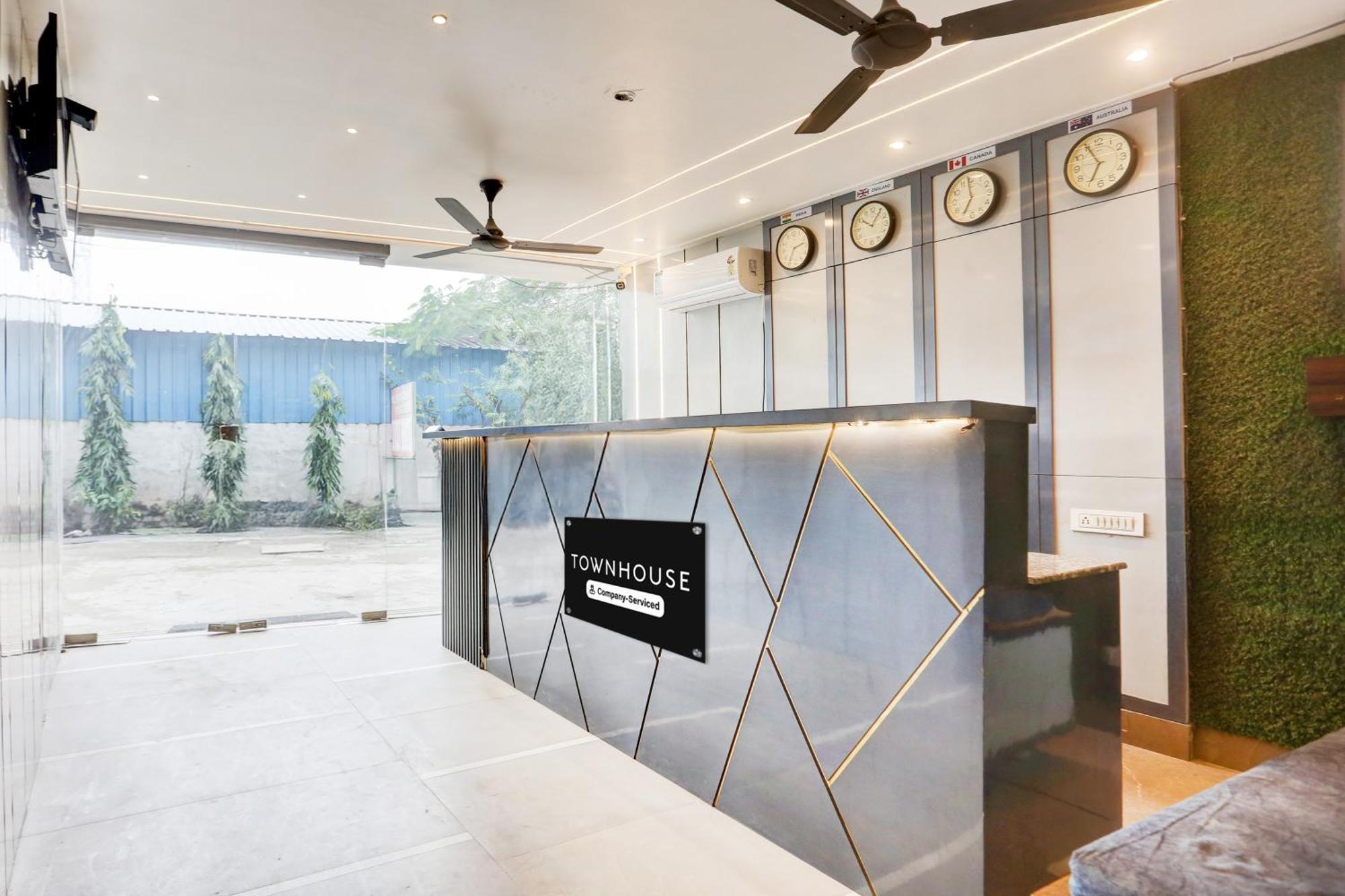 Super Townhouse Haibowal Chowk لوديانا المظهر الخارجي الصورة