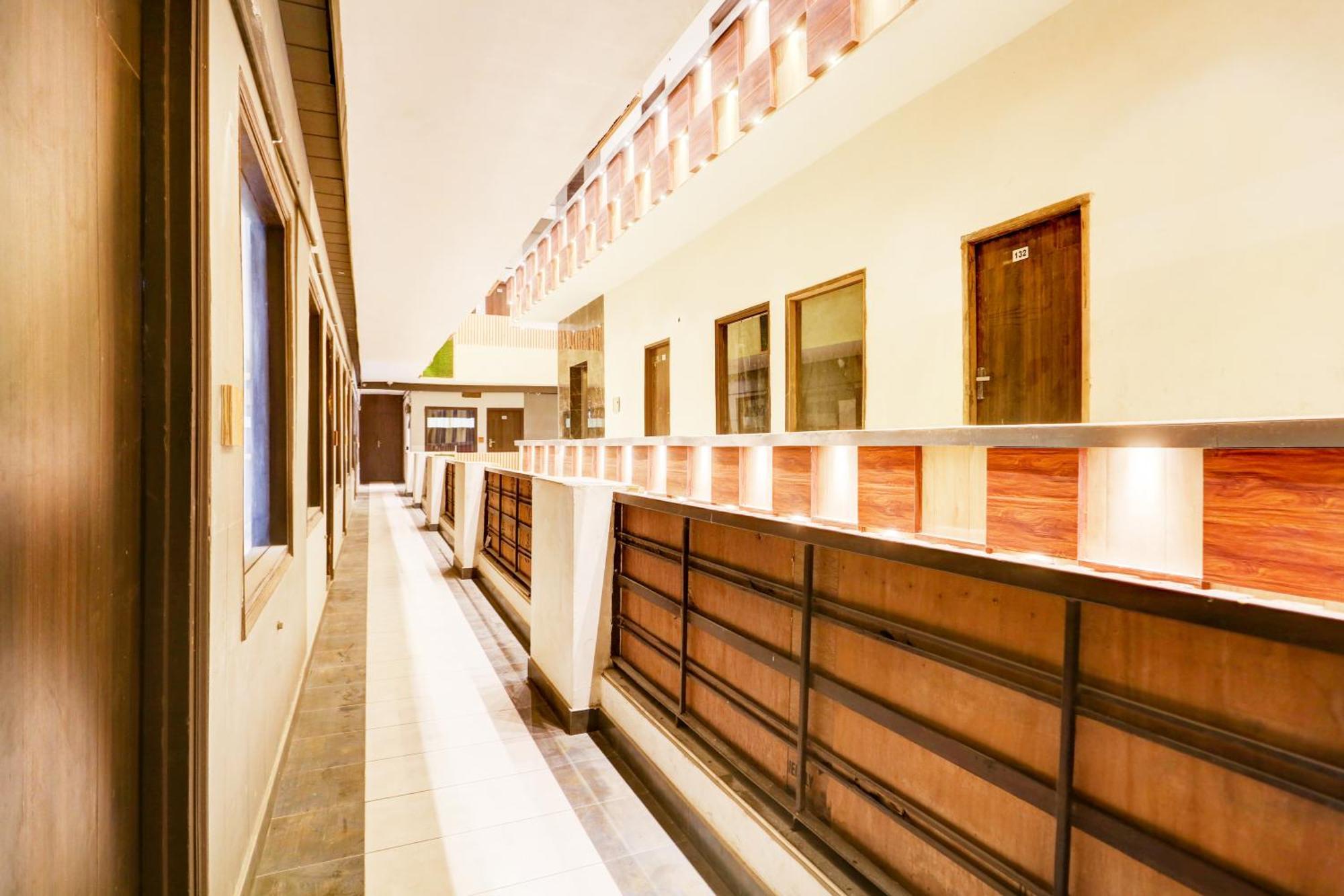 Super Townhouse Haibowal Chowk لوديانا المظهر الخارجي الصورة
